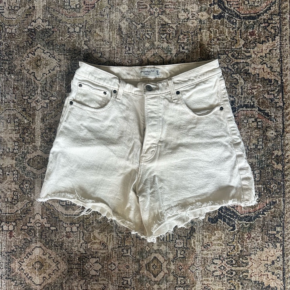 Abercrombie & Fitch Cream Dad Short High Rise